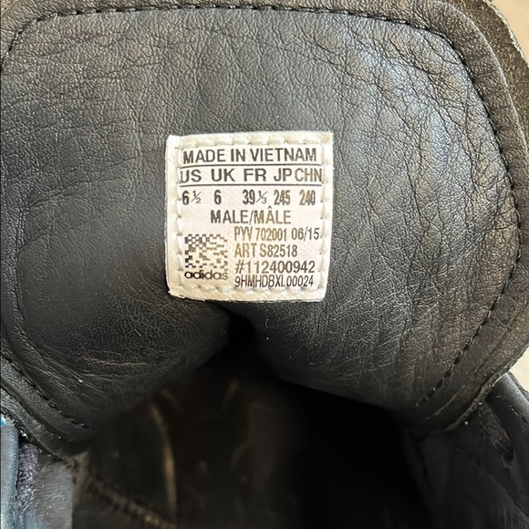 NWOT ADIDAS Rare Limited Edition ZX 700 Remastered Sneakers, M6.5 W8.5 - Picture 9 of 9